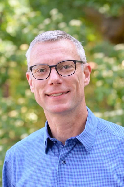 Portraitfoto von Prof. Dr. Benjamin Nölting