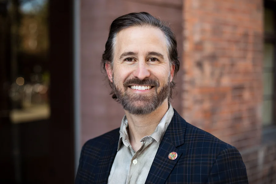 Portraitfoto von Prof. Dr. Martin Balás