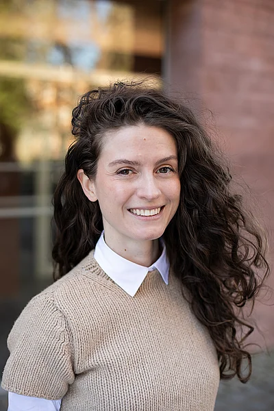 Portraitfoto von Laura Awad