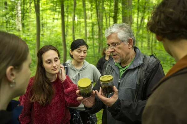 Datenaufnahme auf Versuchsflächen mit Prof. Dr. Linde