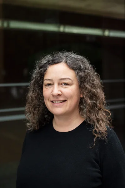 Portraitfoto von Kathrin Neuburger