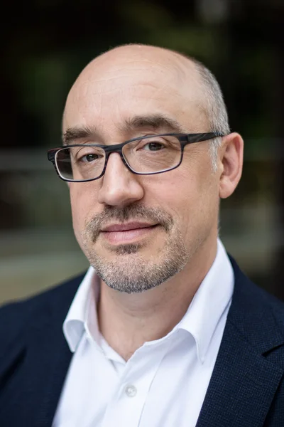 Portraitfoto von Prof. Dr. Ralf Bloch