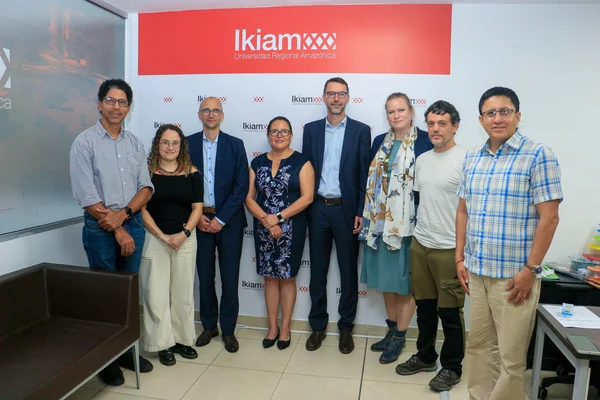 Menschen bei einem Hochschulaustausch