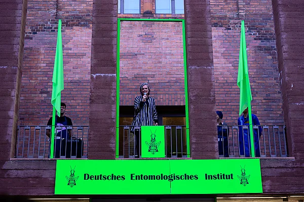 Das Deutsche Entomologische Institut als Theater wiederbelebt
