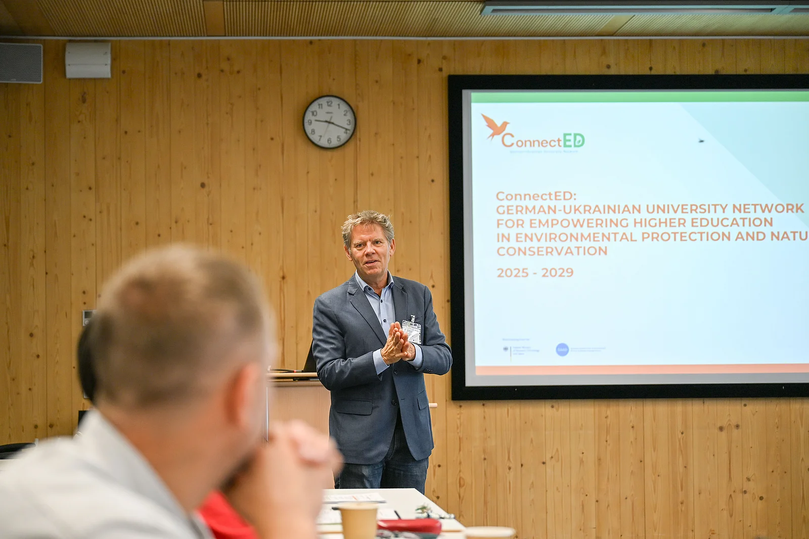 Prof. Mund eröffnet Kickoff-Meeting des Projekts ConnectED 