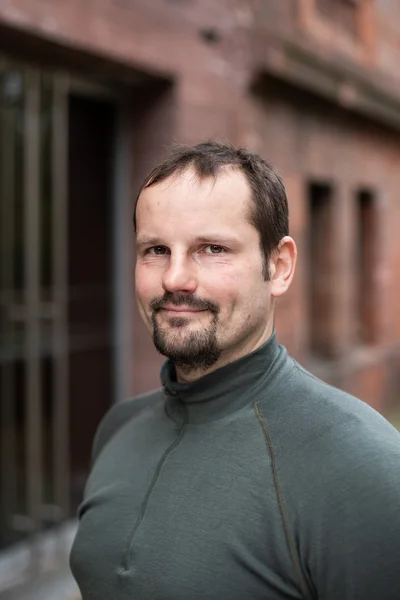 Portraitfoto von Maximilian Jakob