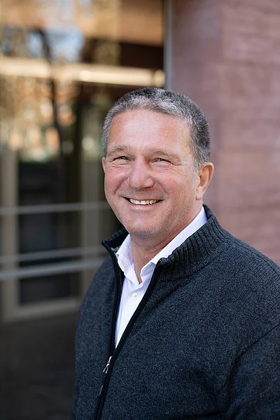 Portraitfoto von Prof. Dr.-Ing. Eckart Kramer