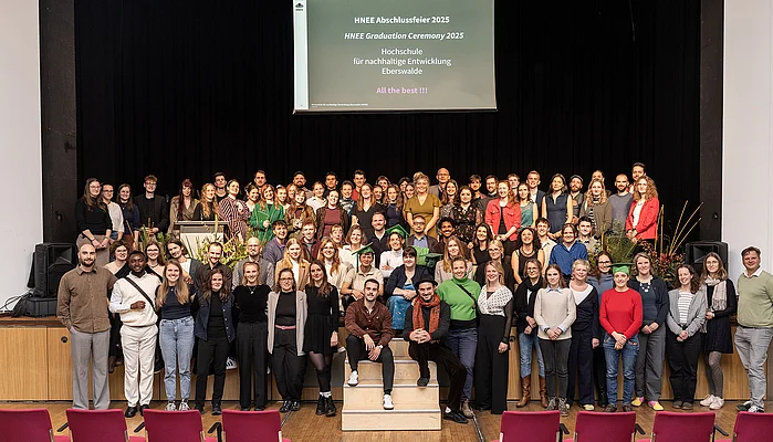 Menschengruppe zur Verabschiedung